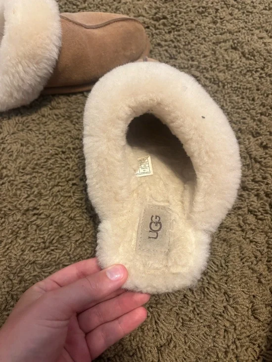 UGG Scufette Slippers - Picture 6 of 7